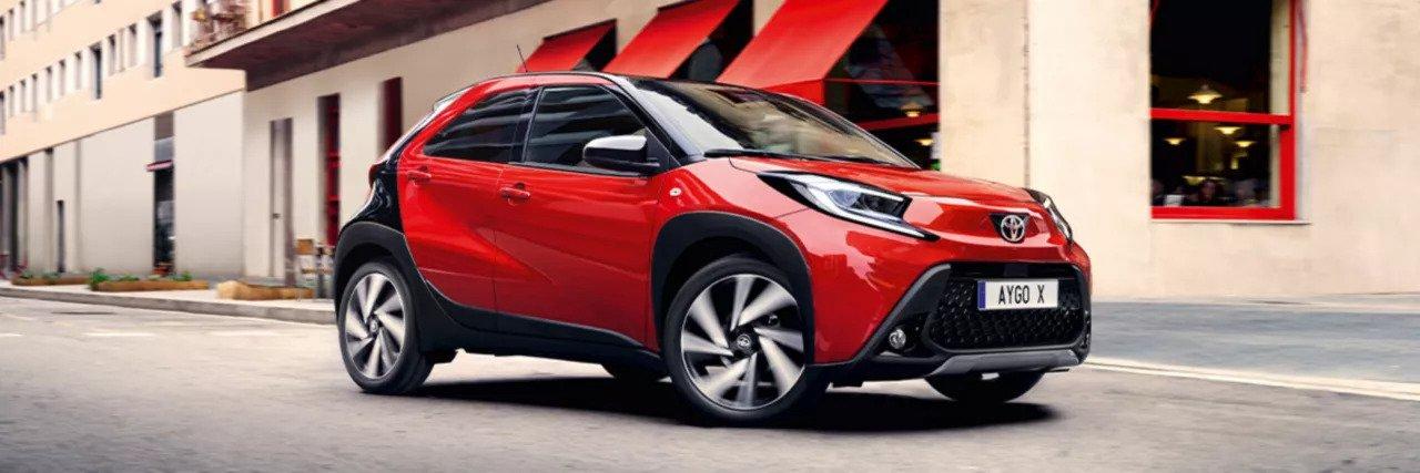 De Toyota Aygo X is tot en met 31 januari 2023 te koop bij autogarage Vernaillen in Ninove met 1500 euro korting