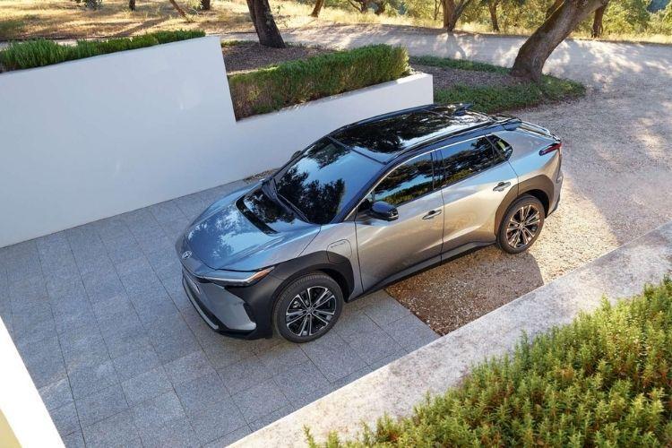 De Toyota bZ4X SUV komt eraan in 2022