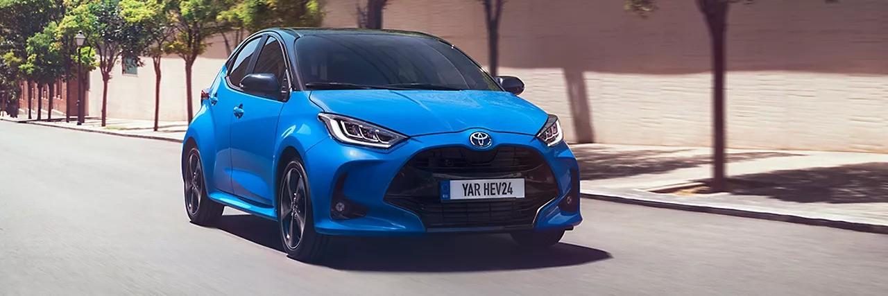 De Toyota Yaris hybride is tot en met 31 januari 2024 te koop bij autogarage Vernaillen in Ninove voor de prijs van een benzine